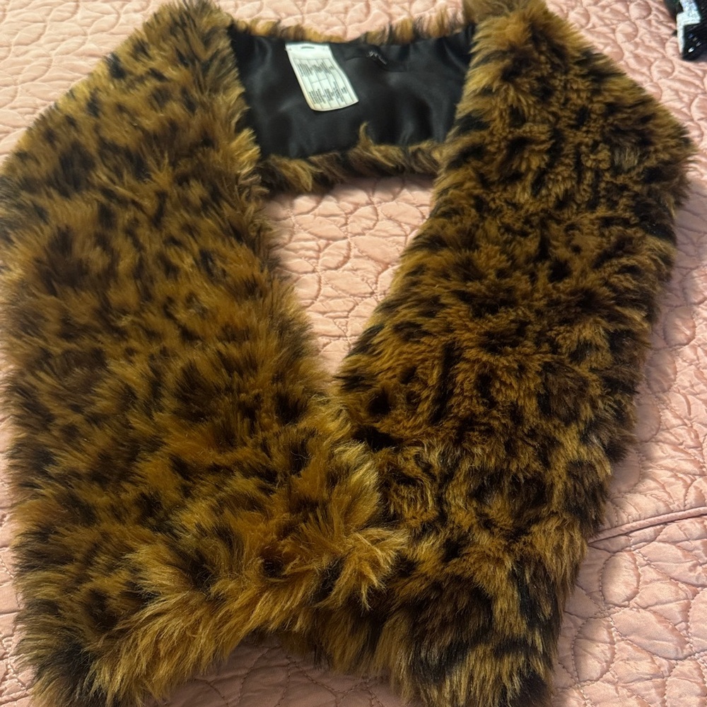 Leopard Print Faux Fur Scarf
